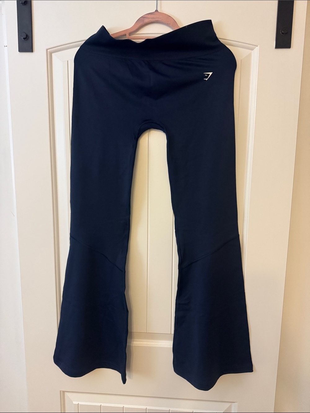 Gymshark women’s Navy Black High-Waist
Flare Leggings - Plum.